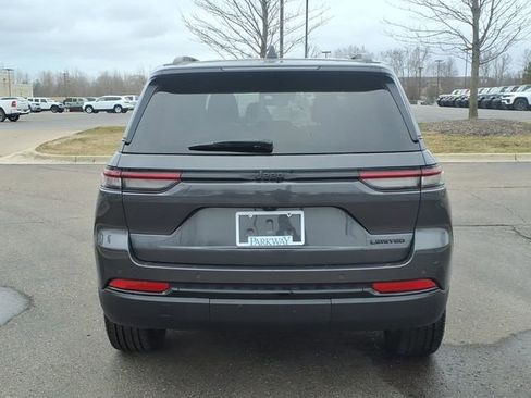 Certified 2025 Jeep Grand Cherokee Limited w/ Black Appearance Package RWD image 5