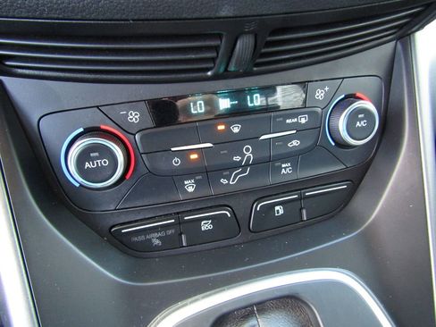 Used 2017 Ford C-MAX SE image 14