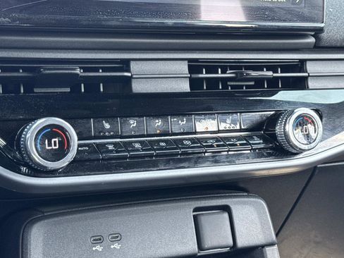 Used 2024 Honda Prologue EX image 13