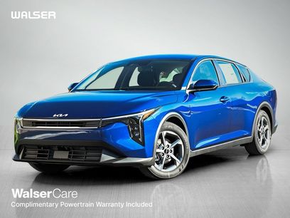 New 2025 Kia K4 LXS