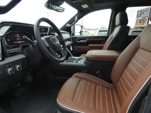 New 2026 GMC Sierra 3500 Denali Ultimate AWD/4WD image 12