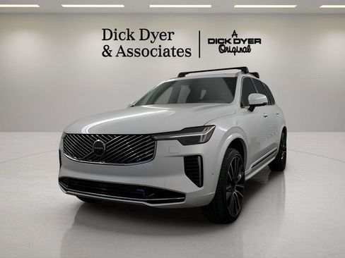 New 2026 Volvo XC60 B5 Plus w/ Protection Package Premier image 11