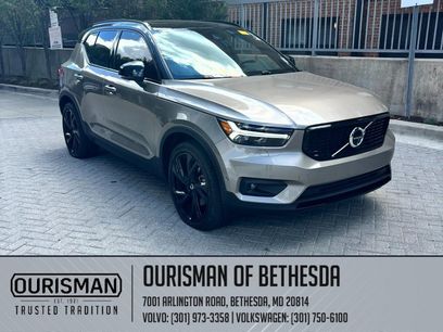 Certified 2022 Volvo XC40 T5 R-Design w/ Advanced Package