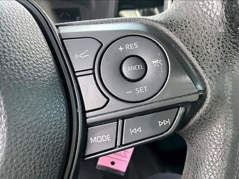 Used 2021 Toyota Corolla LE FWD image 21