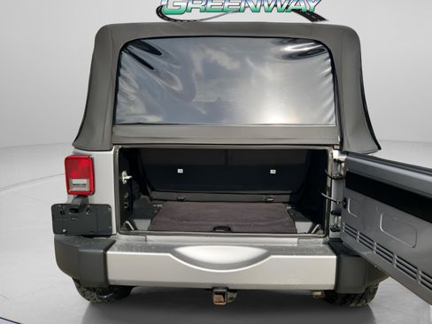 Used 2017 Jeep Wrangler Sahara w/ Connectivity Group image 23