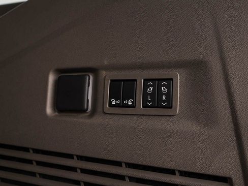 New 2026 GMC Yukon XL Denali w/ Denali Reserve Package AWD/4WD image 9