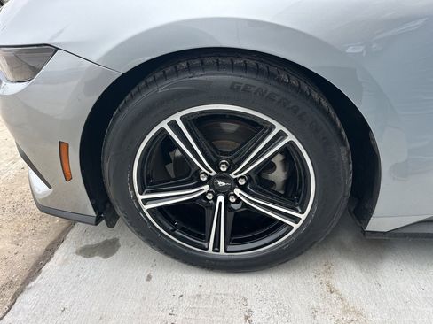 Used 2025 Ford Mustang Premium RWD image 7
