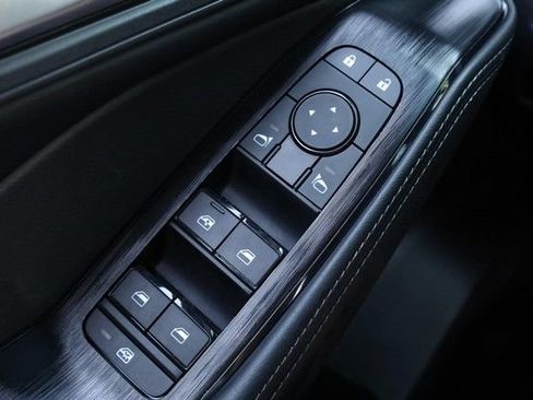 Certified 2025 Nissan Rogue SV w/ SV Premium Package FWD image 19