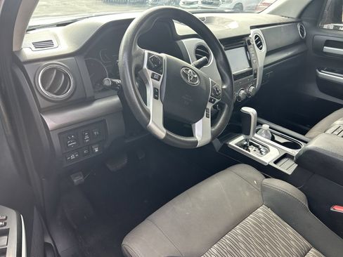 Used 2019 Toyota Tundra SR5 w/ SR5 Upgrade Package AWD/4WD image 12