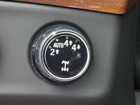 Used 2020 Cadillac Escalade Luxury AWD/4WD image 14