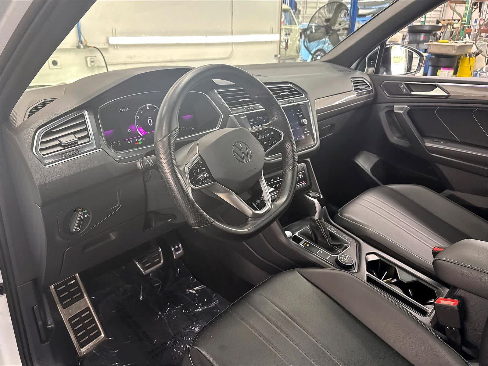 Used 2023 Volkswagen Tiguan SE R-Line AWD/4WD image 20