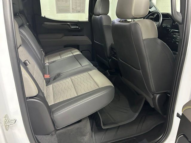Used 2023 Chevrolet Silverado 1500 ZR2 w/ Technology Package AWD/4WD image 13