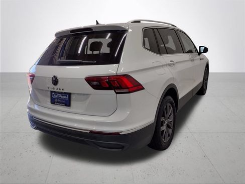 Certified 2022 Volkswagen Tiguan SE FWD image 14