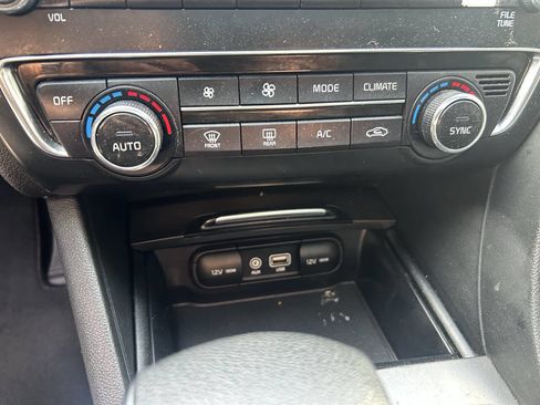 Used 2019 Kia Optima S w/ S Panoramic Sunroof Package image 3