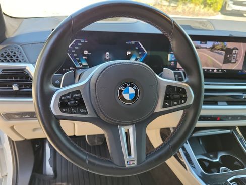 Used 2025 BMW X7 M60i AWD/4WD image 34