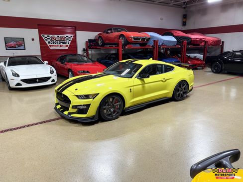 Used 2021 Ford Mustang Shelby GT500 w/ Carbon Fiber Track Pack RWD image 31