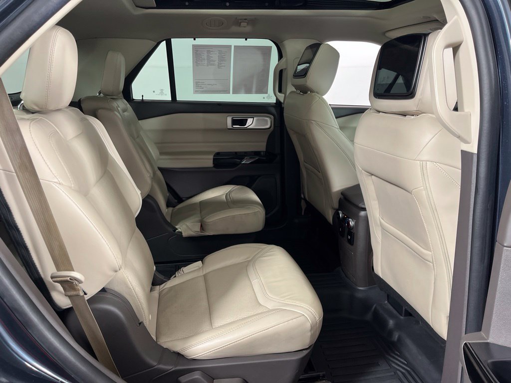 Used 2022 Ford Explorer Platinum w/ Equipment Group 601A AWD/4WD image 7