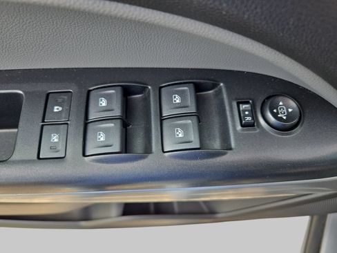Used 2018 Chevrolet Colorado LT AWD/4WD image 31