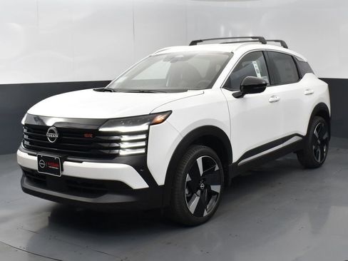 New 2026 Nissan Kicks SR w/ Cold Weather Package AWD/4WD image 3