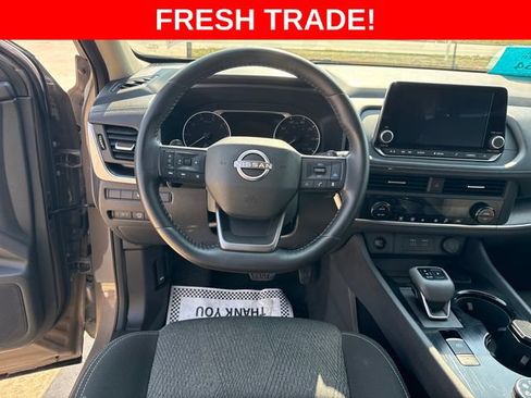 Used 2025 Nissan Rogue SV AWD/4WD image 13