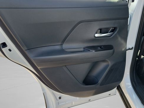 New 2026 Nissan Kicks SV image 9