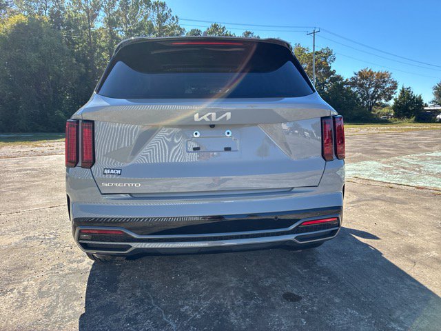 Used 2023 Kia Sorento EX w/ Panoramic Sunroof Package FWD image 4