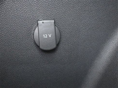 New 2026 Volkswagen Atlas Cross Sport SE image 14