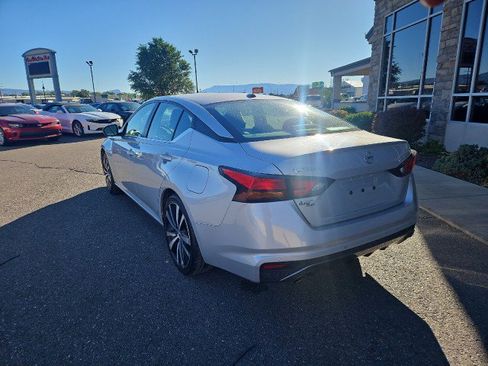Used 2022 Nissan Altima 2.5 SR image 3