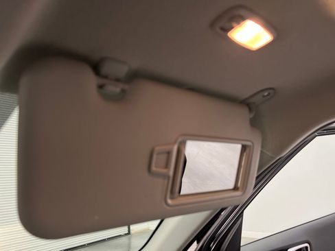 Used 2025 Hyundai Venue SEL FWD image 54