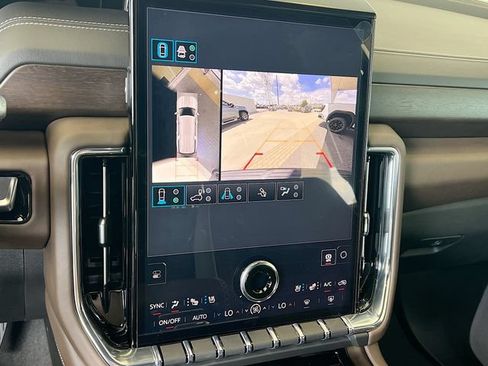 New 2026 GMC Yukon XL Denali Ultimate AWD/4WD image 9