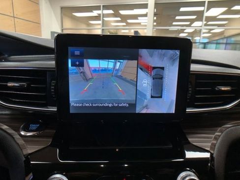 Certified 2022 Ford Explorer Limited w/ Equipment Group 301A image 16