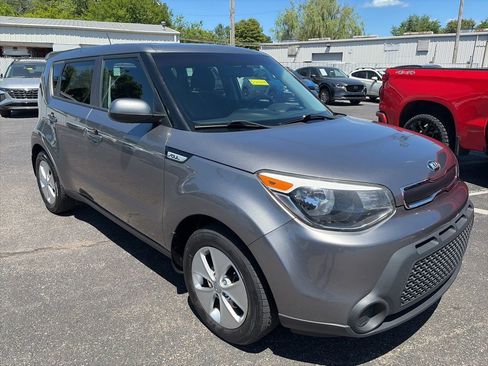 Used 2016 Kia Soul FWD image 1