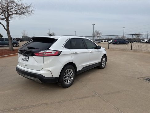 Used 2021 Ford Edge SEL w/ Convenience Package image 5