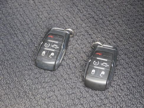 Used 2020 RAM 3500 Laramie image 10