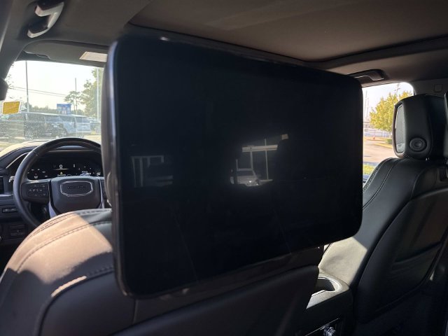 Used 2024 GMC Yukon Denali Ultimate AWD/4WD image 18