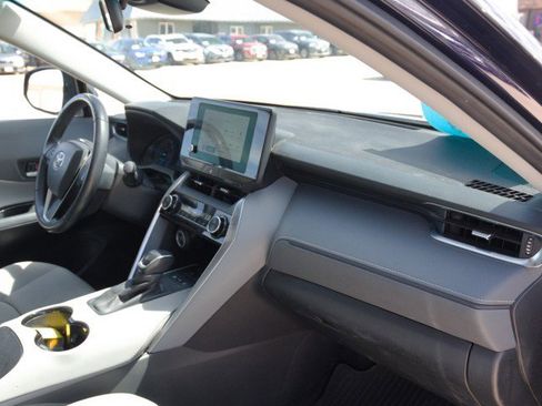 Used 2023 Toyota Venza LE AWD/4WD image 30