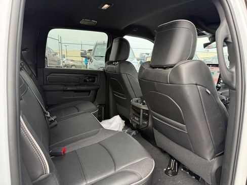 New 2025 RAM 2500 Limited AWD/4WD image 18