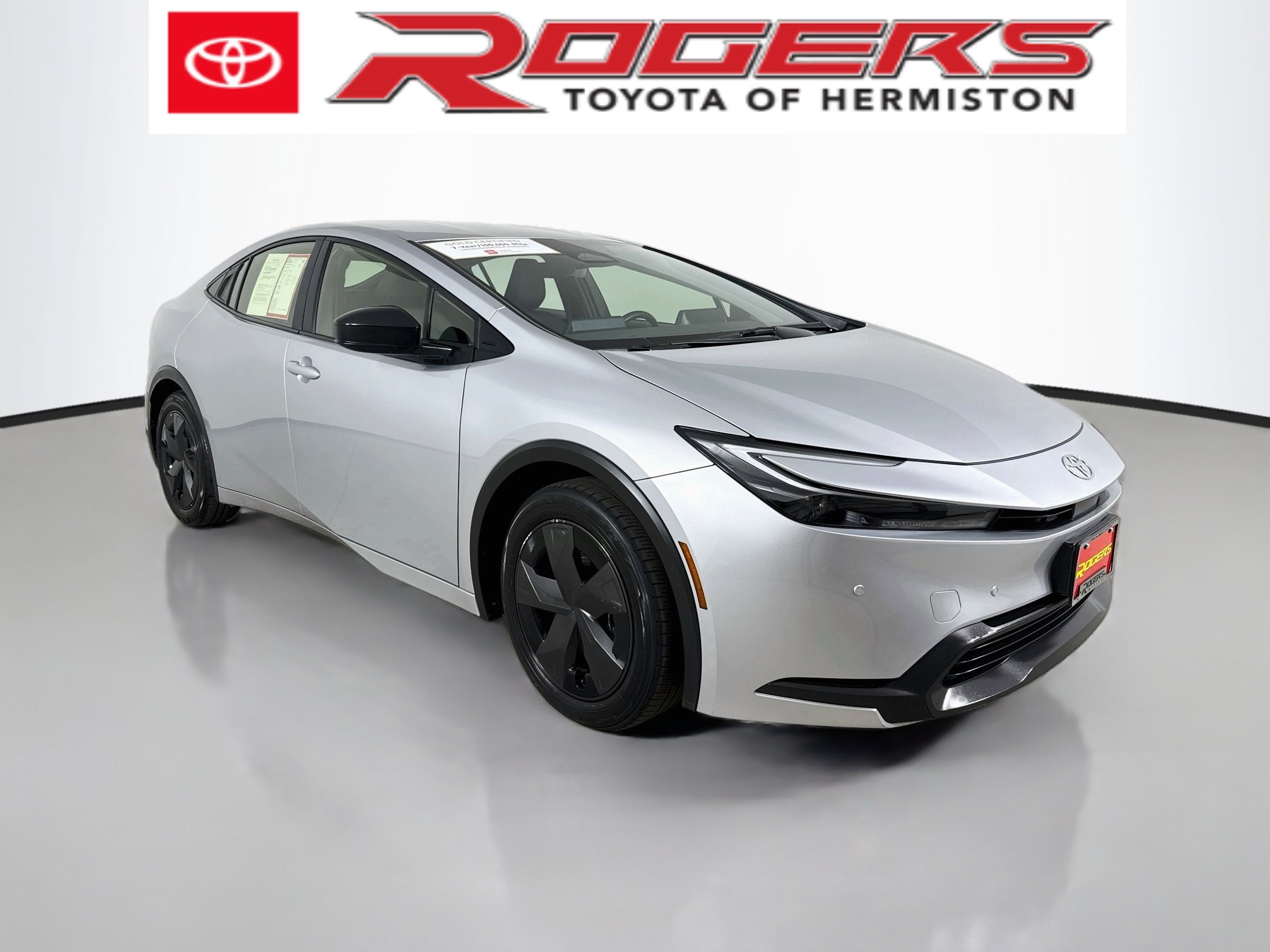 Certified 2025 Toyota Prius LE FWD image 1