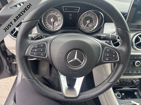 Used 2017 Mercedes-Benz GLA 250 4MATIC image 10