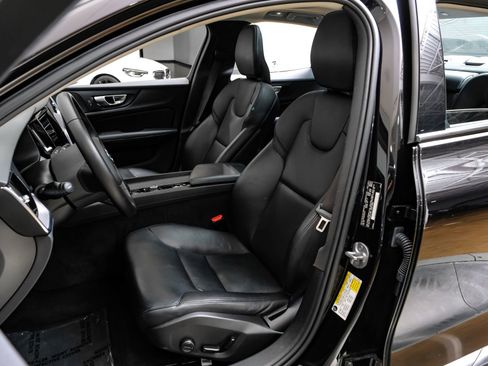 Used 2024 Volvo S60 B5 Core image 36