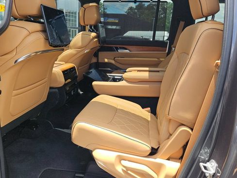 Used 2024 Jeep Grand Wagoneer L Series III w/ Rear Seat Video Group 1 AWD/4WD image 11