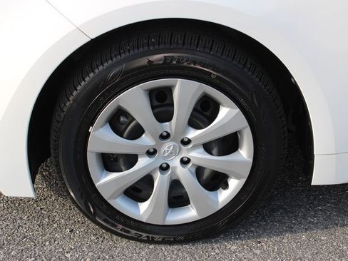 Used 2024 Toyota Corolla LE image 30