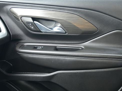 Used 2023 GMC Terrain SLE w/ Driver Convenience Package image 29