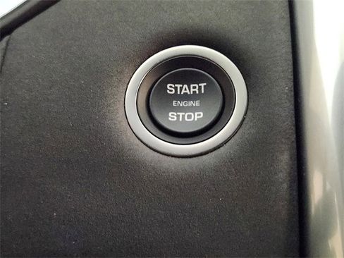 Used 2025 Land Rover Discovery S image 20