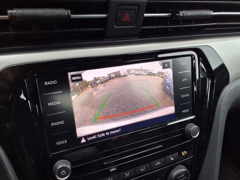 Used 2021 Volkswagen Passat 2.0T SE image 24