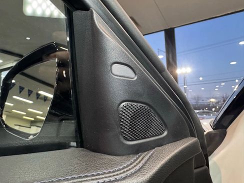 Used 2016 Nissan Maxima SR image 23