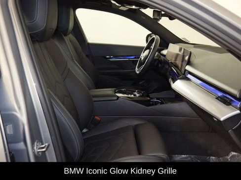 Used 2024 BMW i5 eDrive40i w/ M Sport Package image 19