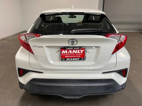 Used 2018 Toyota C-HR XLE FWD image 4