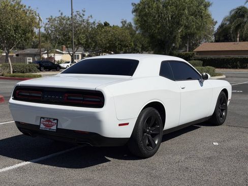 Used 2017 Dodge Challenger SXT RWD image 7