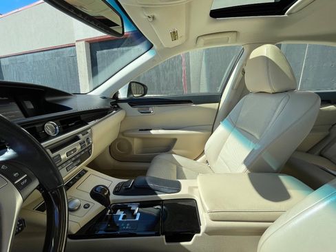 Used 2014 Lexus ES 350 w/ Luxury Package FWD image 44